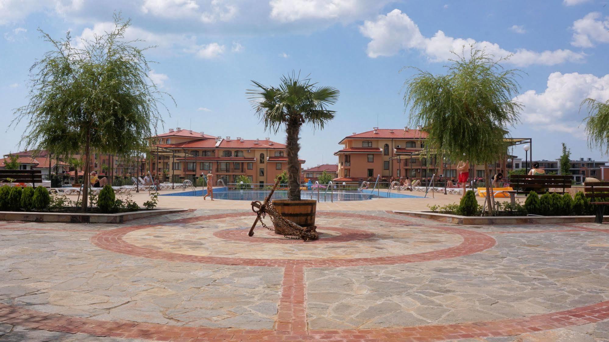Sorrento Sole Mare Aparthotel Sveti Vlas Ngoại thất bức ảnh